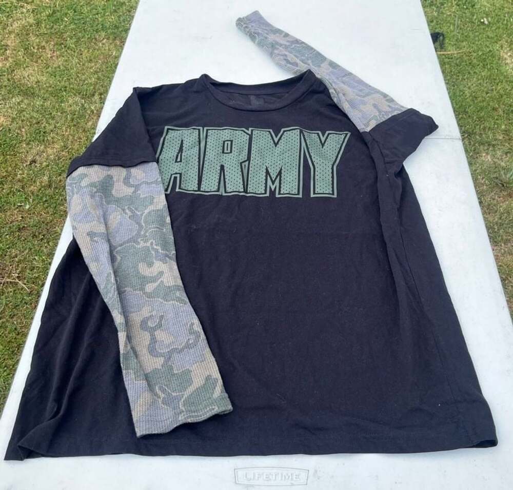 U.S. Army Boys L Black Long Sleeve Graphic T-Shirt with Camo Thermal Sleeves